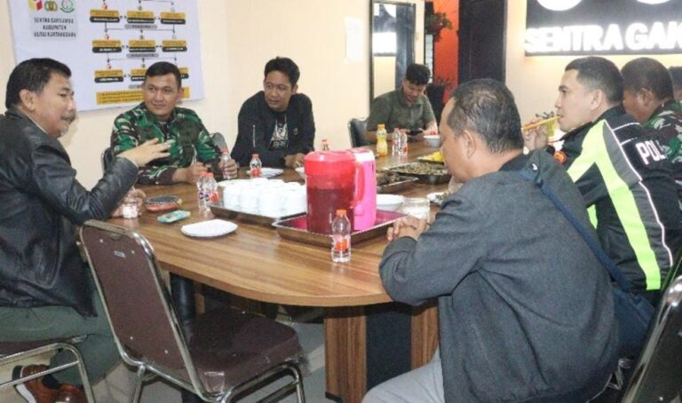 Saat Sekda Kukar Tinjau Kesiapan PSU (.ist)