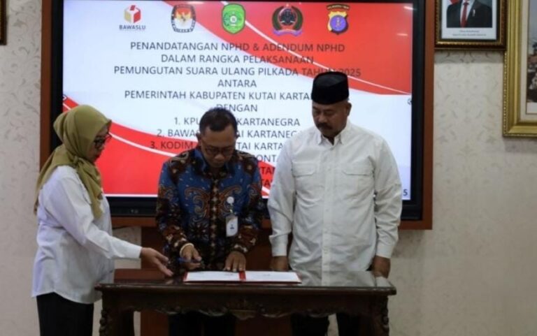 Pemkab Kukar Tandatangani NPHD Rp62,4 Miliar untuk Dukung PSU