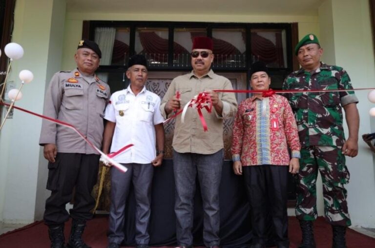 Peresmian Kantor Desa Kahala Kecamatan Kenohan