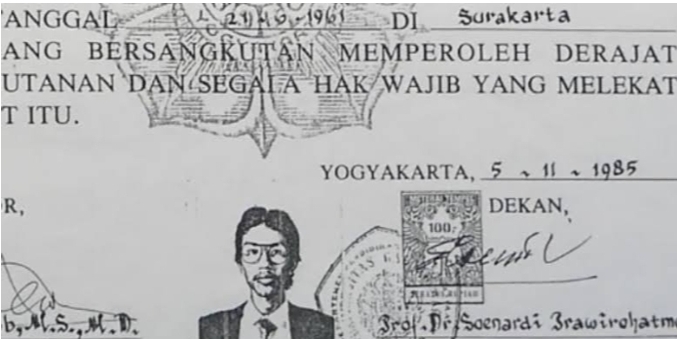 Fotokopi ijazah S1 Kehutanan Presiden ke-7 RI Joko Widodo