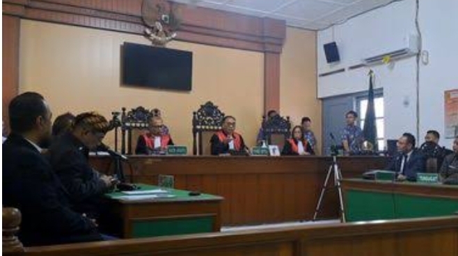Suasana sidang perdana gugatan Ijazah SMA Jokowi di PN Solo.