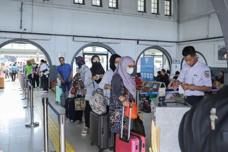 Penjualan Tiket Kereta Arus Balik Libur Panjang 2025