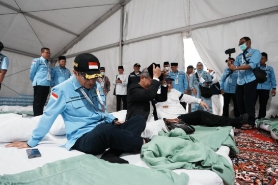 Menteri Agama Nasaruddin Umar beserta rombongan Amirul Hajj saat meninjau kesiapan layanan di Arafah jelang puncak haji