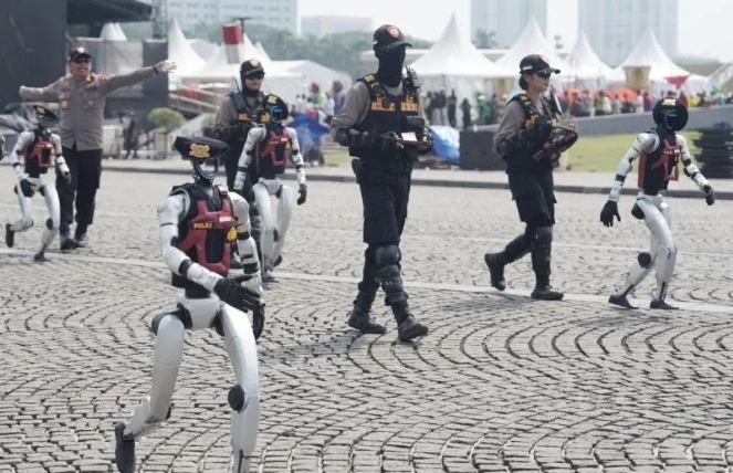 Robot Humanoid Polri Hari Bhayangkara 2025