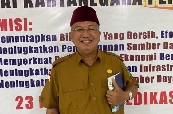 AR Ambo Dalle, Camat Marangkayu