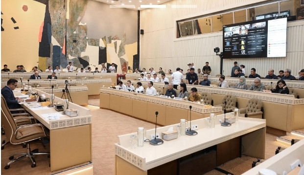 rapat evaluasi bersama Komisi II DPR RI di Gedung DPR RI,