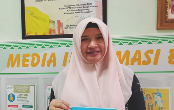 Kepala Puskesmas Rapak Mahang, Siti Aminah