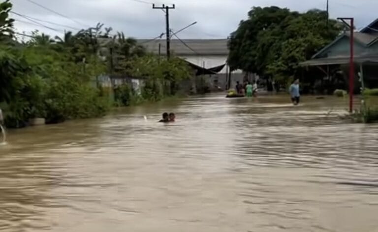 Banjir Rendam Desa Labaho Ulaq, Air Capai Lutut Warga