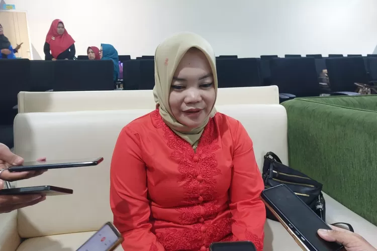 Fitriati, Kades Perempuan Pionir Inovasi dari Prangat Baru
