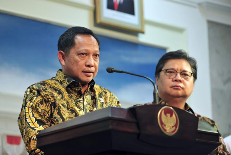 Ancaman Pemberhentian Kepala Daerah oleh Pemerintah Pusat.