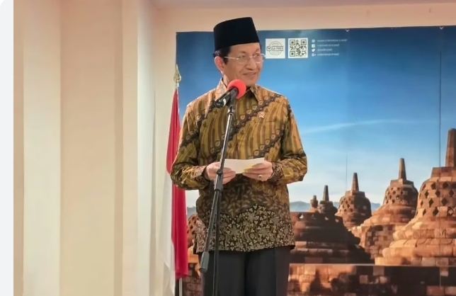 Menag di Vatikan: Diplomasi Iman dan Kemanusiaan Meteri Agama (Menag) Nasaruddin Umar dalam Pertemuan Internasional untuk Perdamaian diselenggarakan oleh Komunitas Sant' Egidio di Vatikan