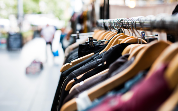 Thrifting: Gaya Stylish yang Ramah Lingkungan Thrifting