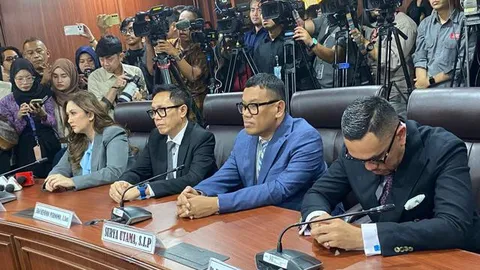 MKD Hukum Sahroni, Nafa, dan Eko Patrio, Dua Lolos MKD Hukum Sahroni, Nafa, dan Eko Patrio, Dua Lolos