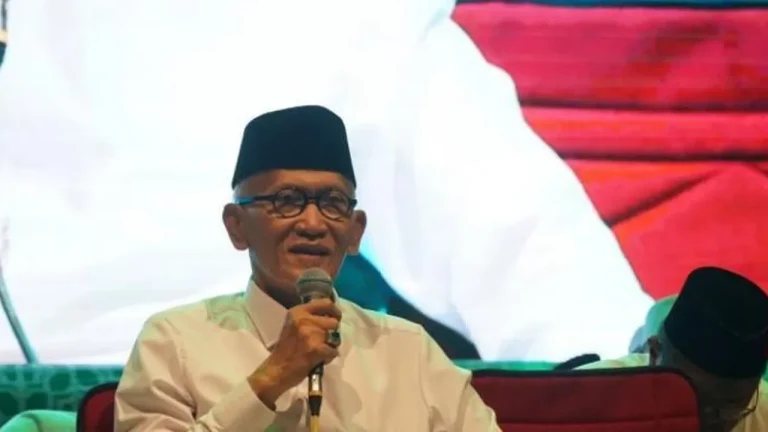 KH Miftachul Akhyar Desak Gus Yahya Mundur dari PBNU KH Miftachul Akhyar Desak Gus Yahya Mundur dari PBNU