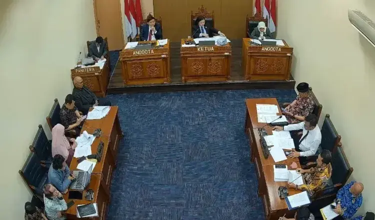 UGM Tegaskan Arsip Akademik Jokowi Tak Ditemukan