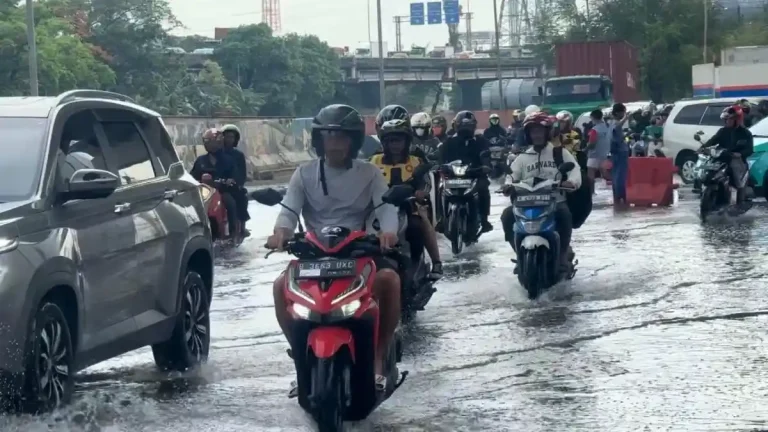 Rob Masih Rendam Jalan RE Martadinata, Warga Diminta Waspada