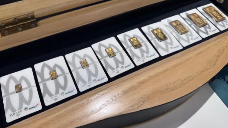 Pekan Awal 2026, Harga Emas Antam Merosot Tajam