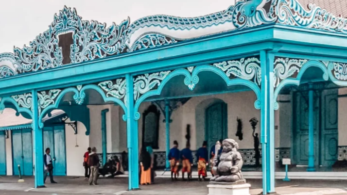 Merajut Kembali Wibawa Keraton Surakarta