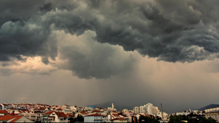 BMKG Ingatkan Hujan Lebat 15-21 Februari