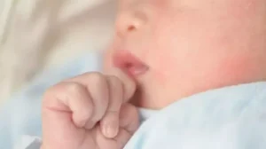 Kemenkes Ingatkan Risiko Sentuh Bayi Saat Lebaran