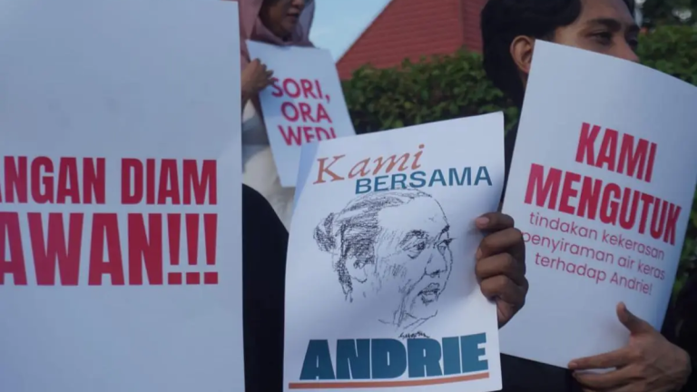 DPR Kecam Penyiraman Air Keras Aktivis KontraS DPR Kecam Penyiraman Air Keras Aktivis KontraS