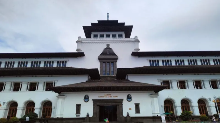 Jabar Beri Diskon Pajak Kendaraan Saat Lebaran Jabar Beri Diskon Pajak Kendaraan Saat Lebaran