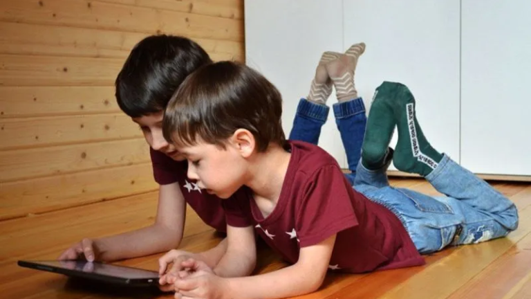 Indonesia Jadi Acuan Global South Batasi Medsos Anak