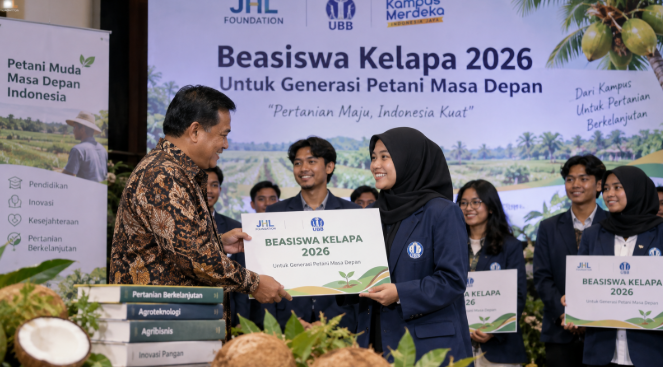 Mahasiswa UBB menerima ilustrasi Beasiswa Kelapa 2026